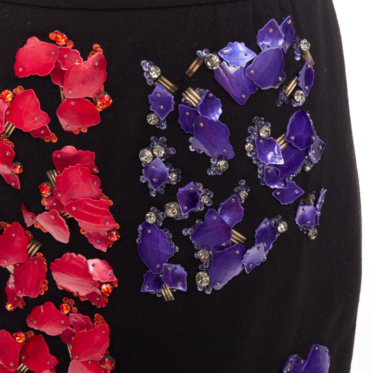 Peter Pilotto PETER PILOTTO black virgin wool red purple mother of pearl embellished skirt UK10 M Size 28" / US 6 / IT 42 - 2 Thumbnail