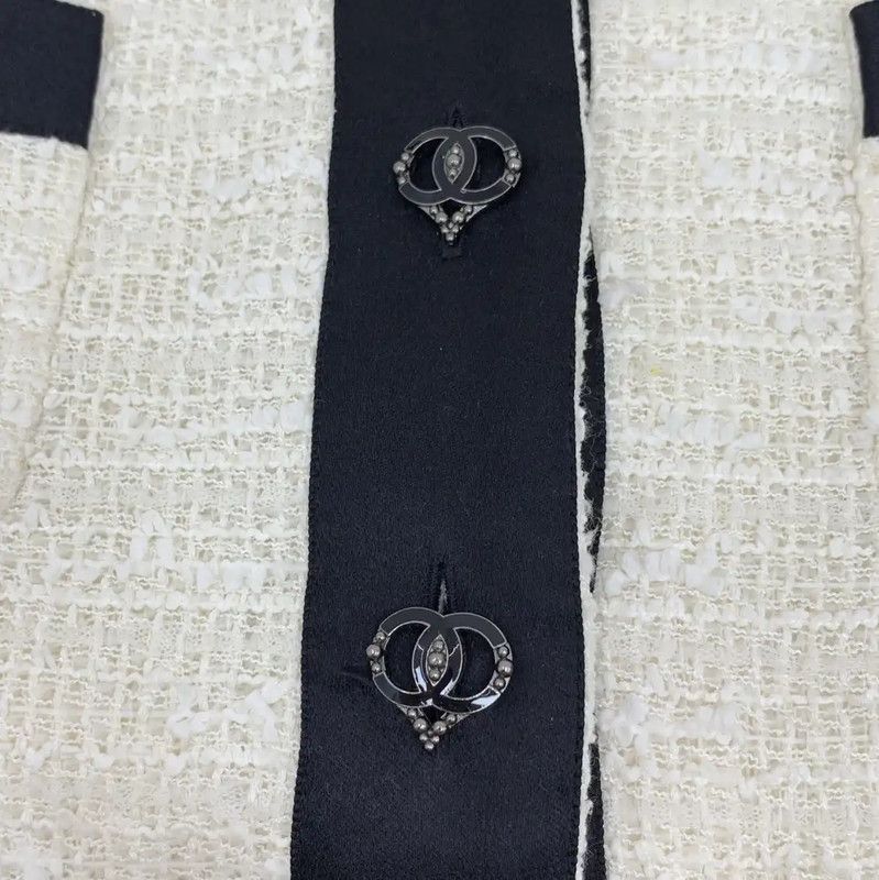 Chanel Chanel Beige Dress with Black Trim and Ruffles 0089 Size XS / US 0-2 / IT 36-38 - 6 Thumbnail