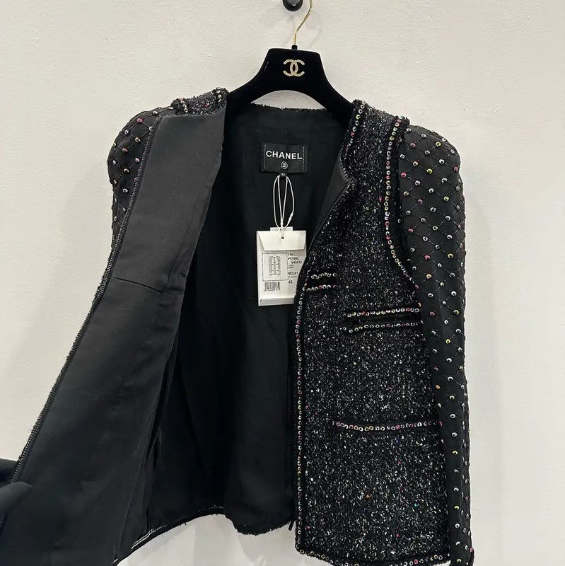 Chanel Chanel Women's Black Wool Jacket with Embellishments 0089 Size L / US 10 / IT 46 - 4 Thumbnail