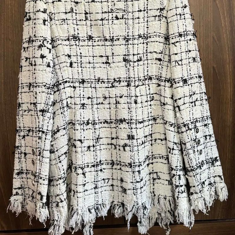 Chanel Chanel White Jacket for Women 0089 Size XS / US 0-2 / IT 36-38 - 4 Thumbnail