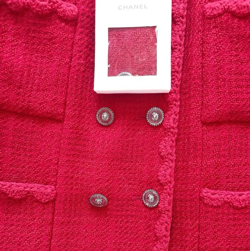 Chanel Chanel Women's Red Long Sleeve Cardigan 0089 Size XS / US 0-2 / IT 36-38 - 3 Thumbnail