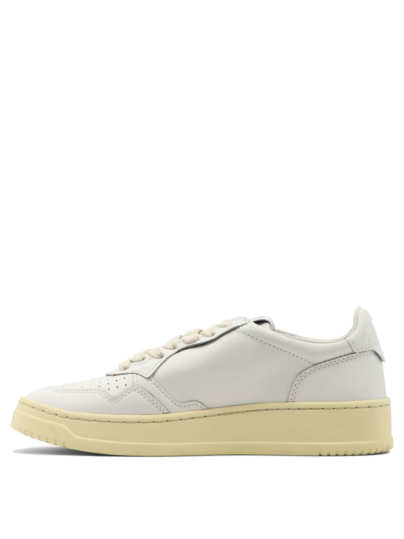 AUTRY Autry Medalist Low Sneakers IT 35 Women - USA Duties Paid Size US 5 / IT 35 - 3 Thumbnail