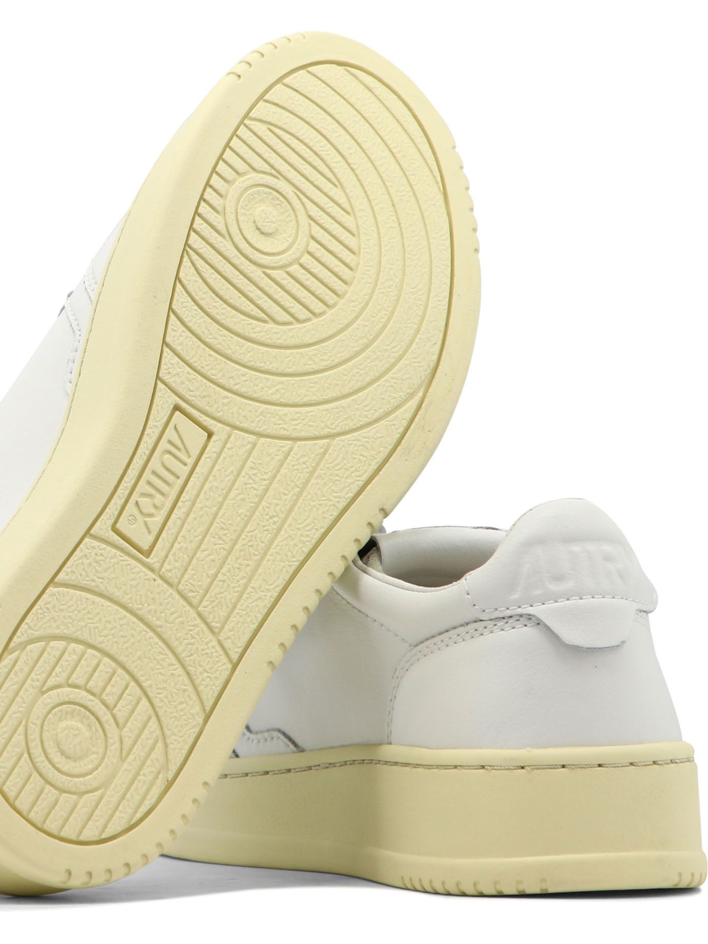 AUTRY Autry Medalist Low Sneakers IT 35 Women - USA Duties Paid Size US 5 / IT 35 - 5 Thumbnail