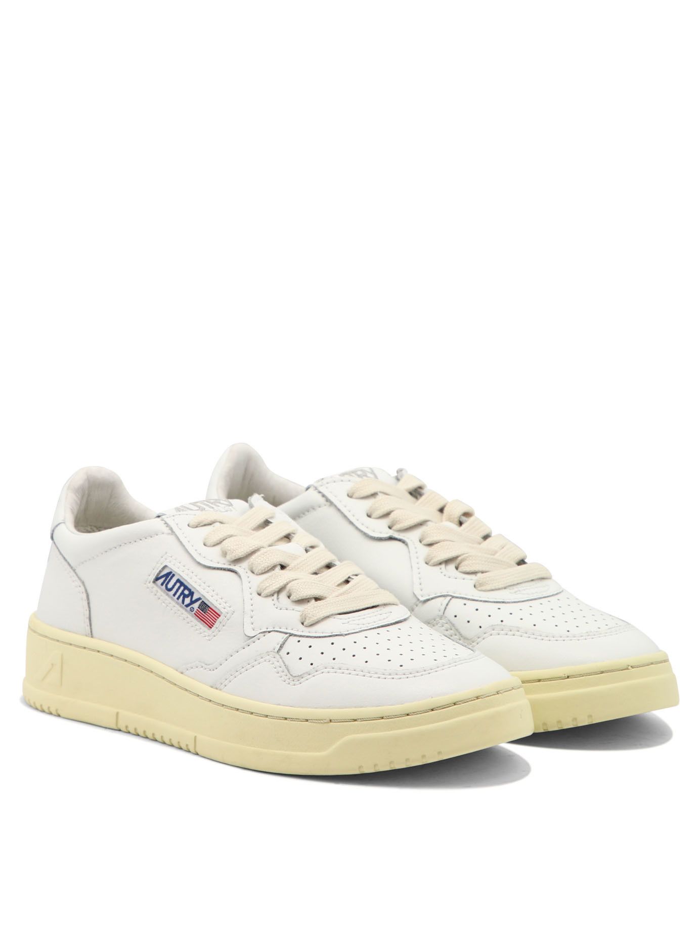 AUTRY Autry Medalist Low Sneakers IT 37 Women - USA Duties Paid Size US 7 / IT 37 - 2 Thumbnail