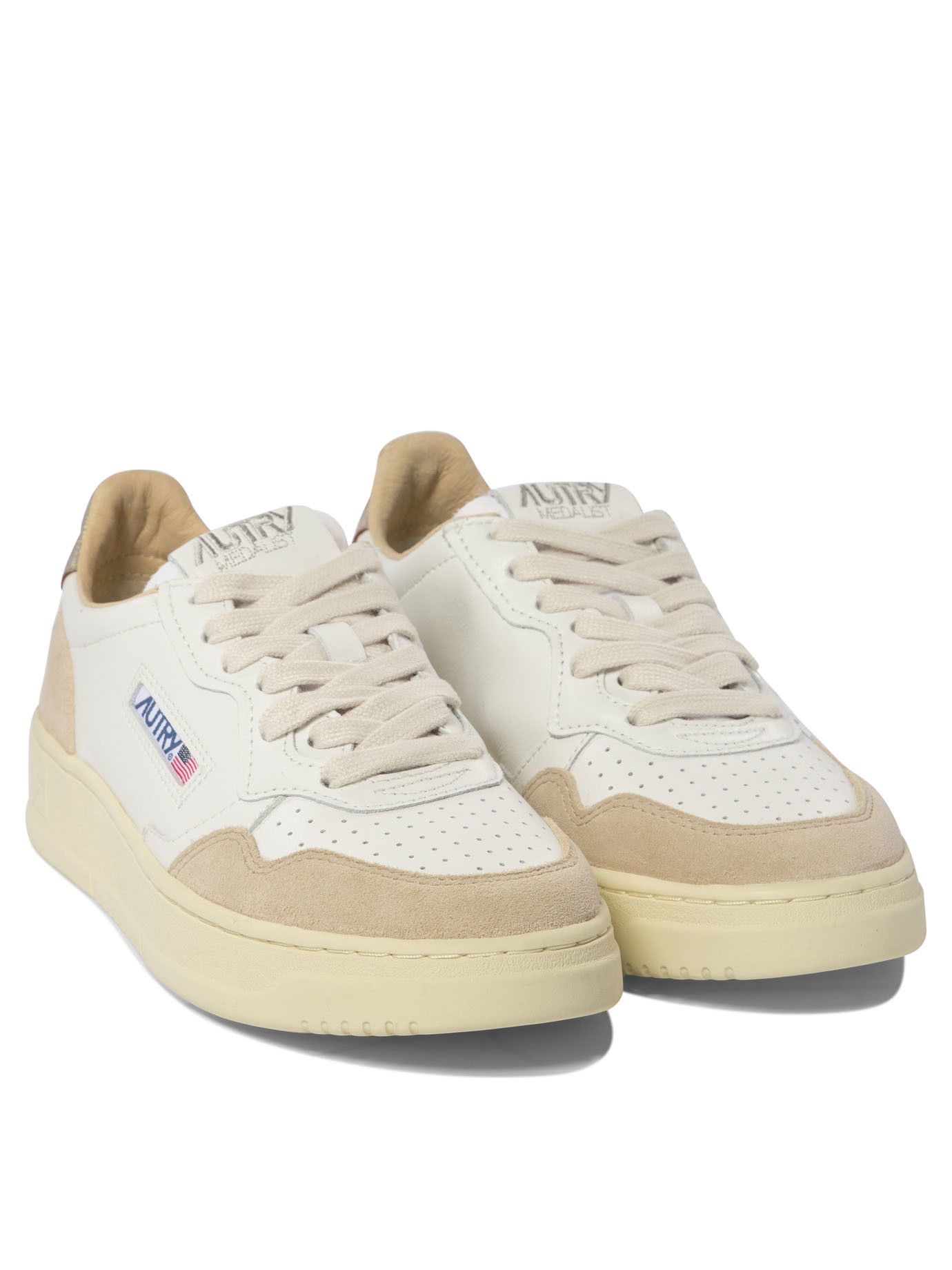 AUTRY Autry Medalist Low Sneakers IT 35 Women - USA Duties Paid Size US 5 / IT 35 - 2 Thumbnail