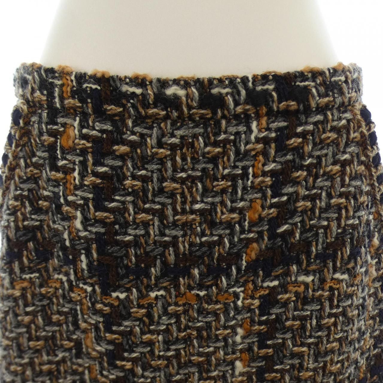 Chanel Chanel Chanel Skirt Skirt Others Skirts P54204V40717 16A DUTY FREE for USA Size ONE SIZE - 6 Thumbnail