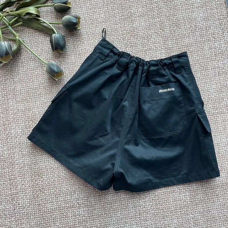 Miu Miu Miu Miu Black Women's Cargo Shorts 0089 Size 27" / US 4 / IT 40 - 2 Thumbnail