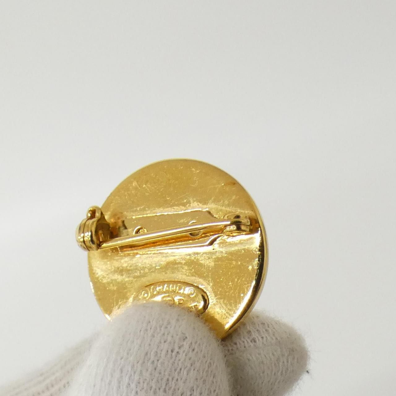 Chanel Chanel Chanel Brooch Metal Brooch DUTY FREE for USA Size ONE SIZE - 4 Thumbnail