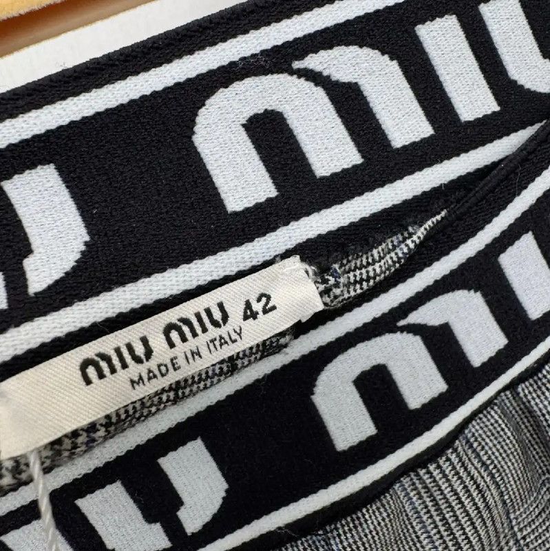 Miu Miu Miu Miu Gray Women's Casual Pants 0089 Size 28" / US 6 / IT 42 - 4 Thumbnail