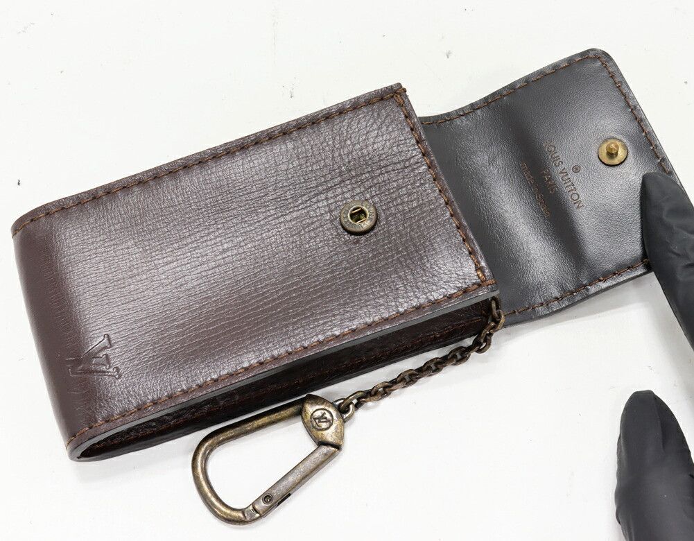 Louis Vuitton Louis Vuitton Louis Vuitton Porte-Clés Badge Yuta Key Pouch Leather Key case M92539 DUTY FREE for USA Size ONE SIZE - 3 Thumbnail