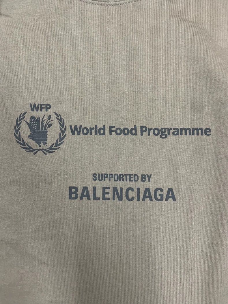 Balenciaga Balenciaga x WFP Logo Print Short Sleeve T-Shirt - dmc Size US S / EU 44-46 / 1 - 3 Thumbnail