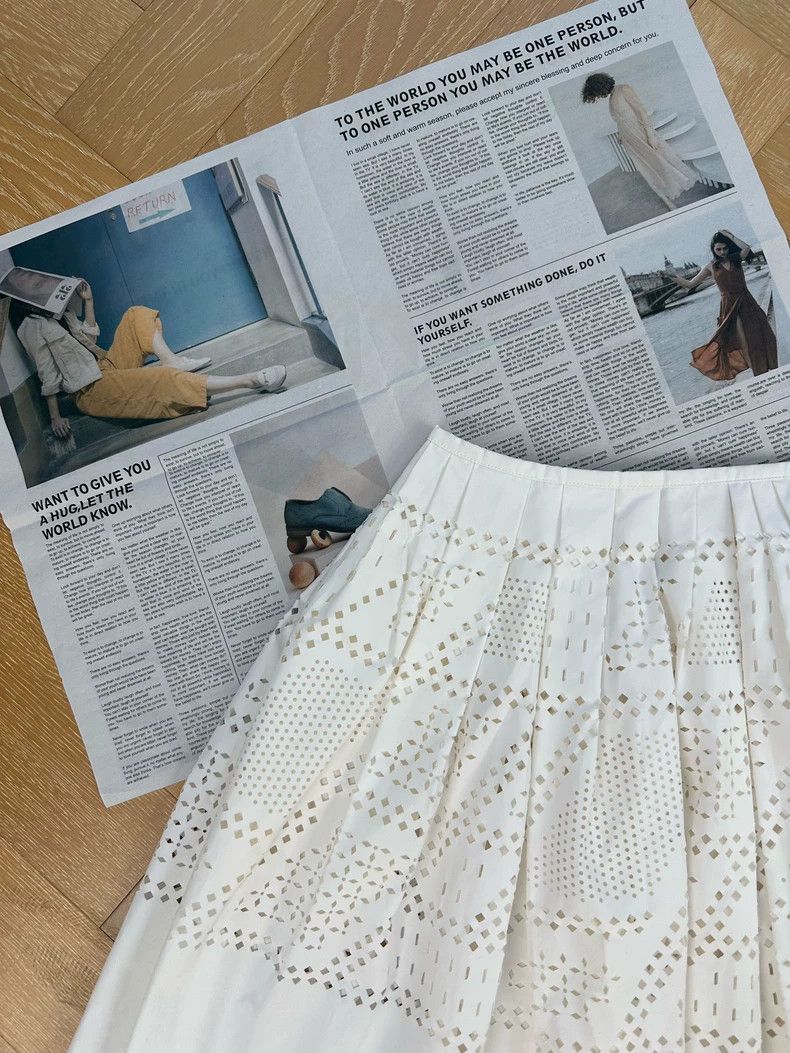 Fendi Fendi Women's White Hollow Out Skirt - dmc Size US 31 - 6 Thumbnail