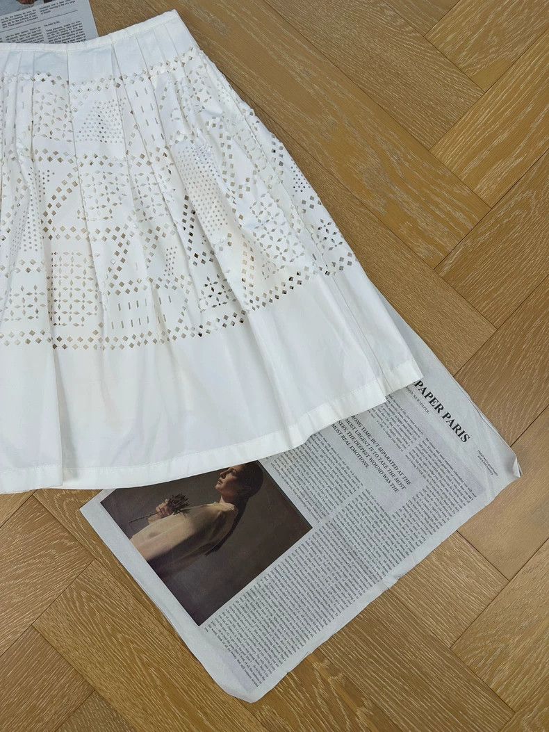Fendi Fendi Women's White Hollow Out Skirt - dmc Size US 31 - 3 Thumbnail