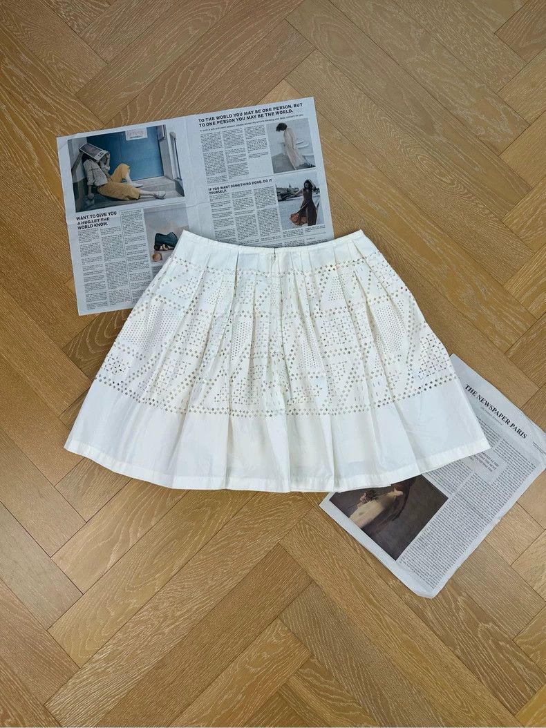 Fendi Fendi Women's White Hollow Out Skirt - dmc Size US 31 - 2 Thumbnail