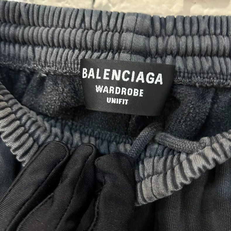 Balenciaga Balenciaga Black Sports Shorts XS - dmc Size US 26 / EU 42 - 2 Thumbnail