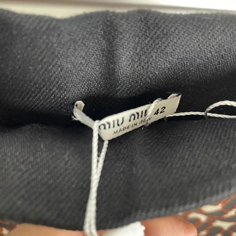 Miu Miu Miu Miu Red Logo Printed Cotton Shorts 0089 Size 25" / US 0 / IT 36 - 4 Thumbnail