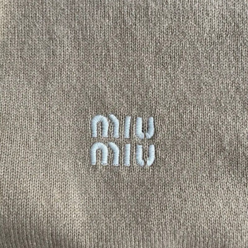 Miu Miu Miu Miu Beige Long Sleeve Pullover Sweater 0089 Size M / US 6-8 / IT 42-44 - 3 Thumbnail