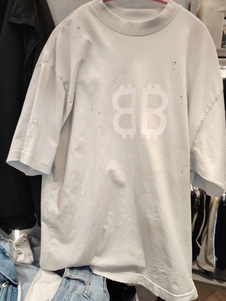 Balenciaga Balenciaga Bitcoin Short Sleeve T-Shirt - dmc Size US S / EU 44-46 / 1 - 7 Thumbnail