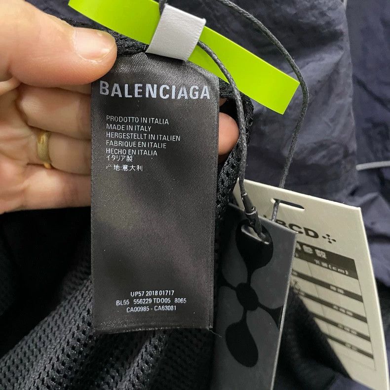 Balenciaga Balenciaga Half-Zip Logo Print Jacket - dmc Size US M / EU 48-50 / 2 - 4 Thumbnail