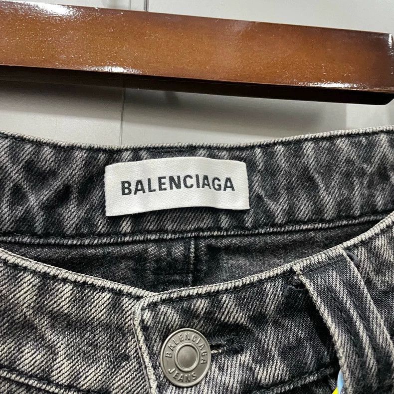 Balenciaga Balenciaga Wide-Leg Washed Denim Jeans - dmc Size US 29 - 5 Thumbnail