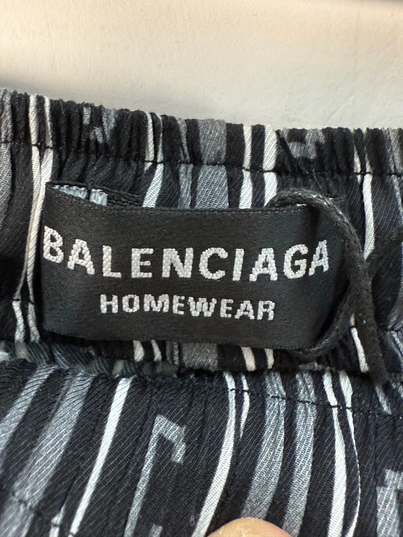 Balenciaga Balenciaga Logo Print Shorts - dmc Size US 36 / EU 52 - 4 Thumbnail
