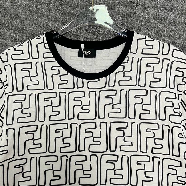 Fendi Fendi California Sky Print Crewneck Tee - dmc Size US XS / EU 42 / 0 - 4 Thumbnail