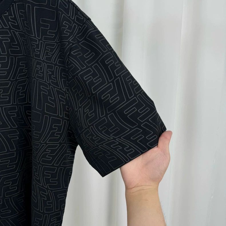 Fendi Fendi FF Monogram Embossed T-Shirt - dmc Size US L / EU 52-54 / 3 - 4 Thumbnail