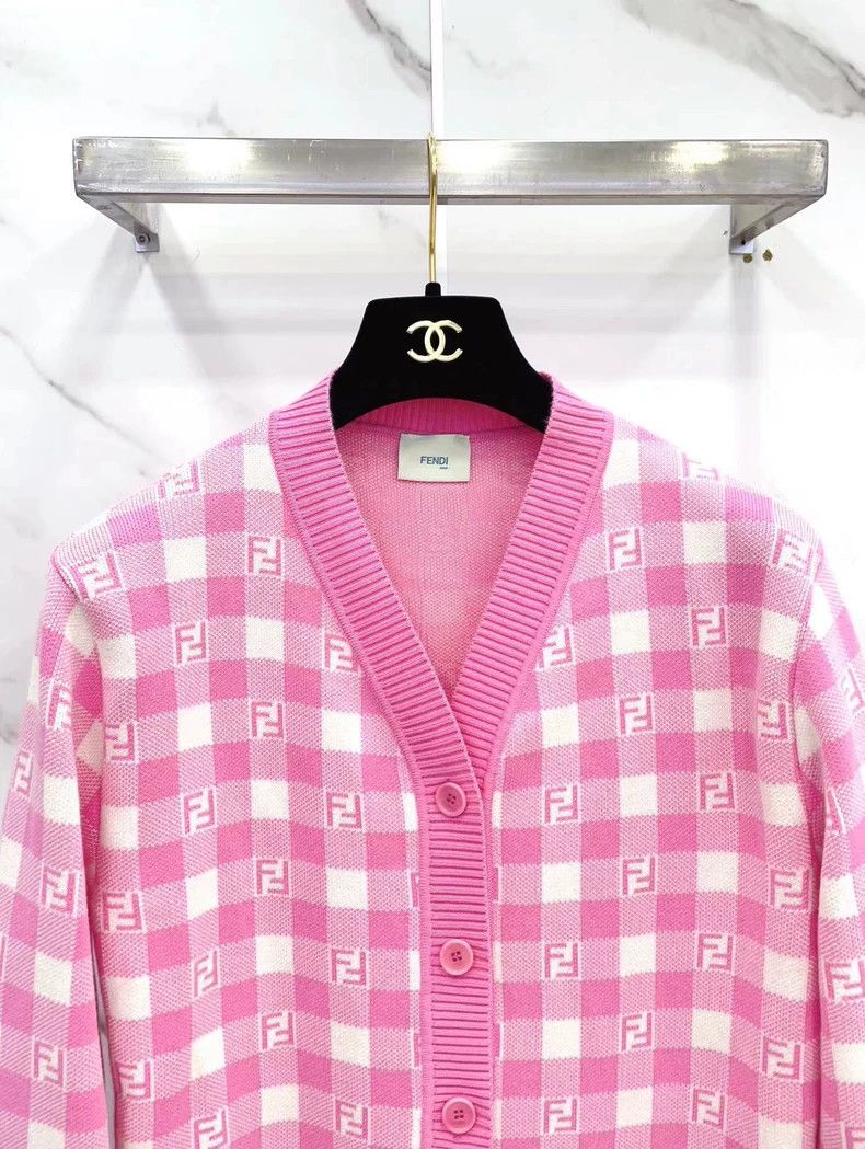 Fendi Fendi Pink F-Logo V-Neck Knit Cardigan - dmc Size US XS / EU 42 / 0 - 3 Thumbnail