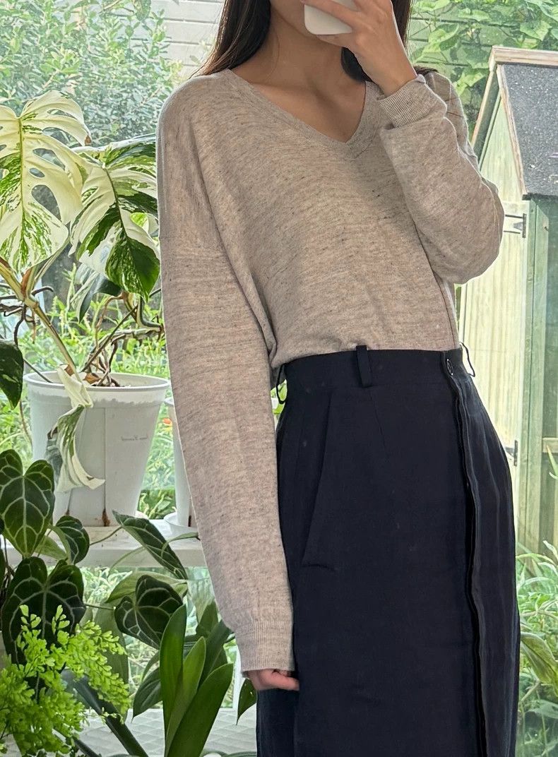 Brunello Cucinelli Brunello Cucinelli V-neck Linen Sweater - dmc Size US M / EU 48-50 / 2 - 3 Thumbnail