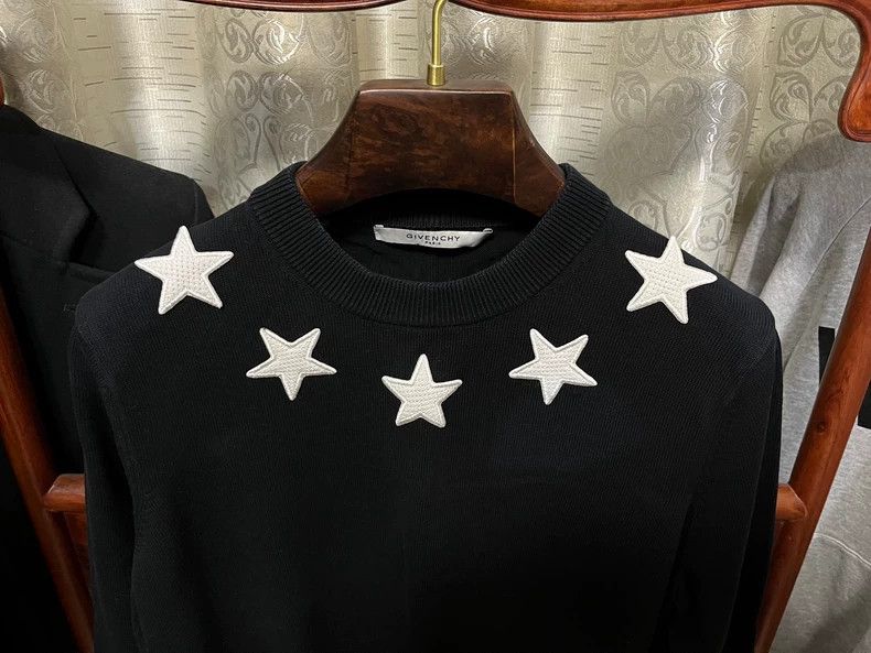 Givenchy Givenchy Black Star Necklace Sweater - dmc Size US M / EU 48-50 / 2 - 3 Thumbnail