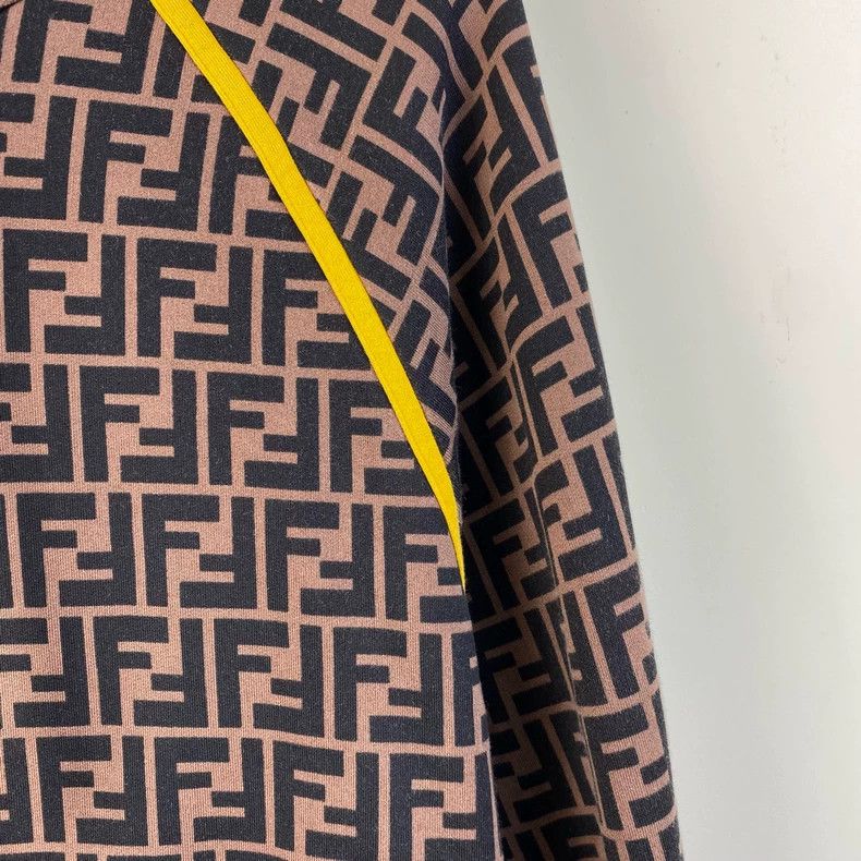 Fendi Fendi Monogram Print Hoodie Size L - dmc Size US L / EU 52-54 / 3 - 2 Thumbnail