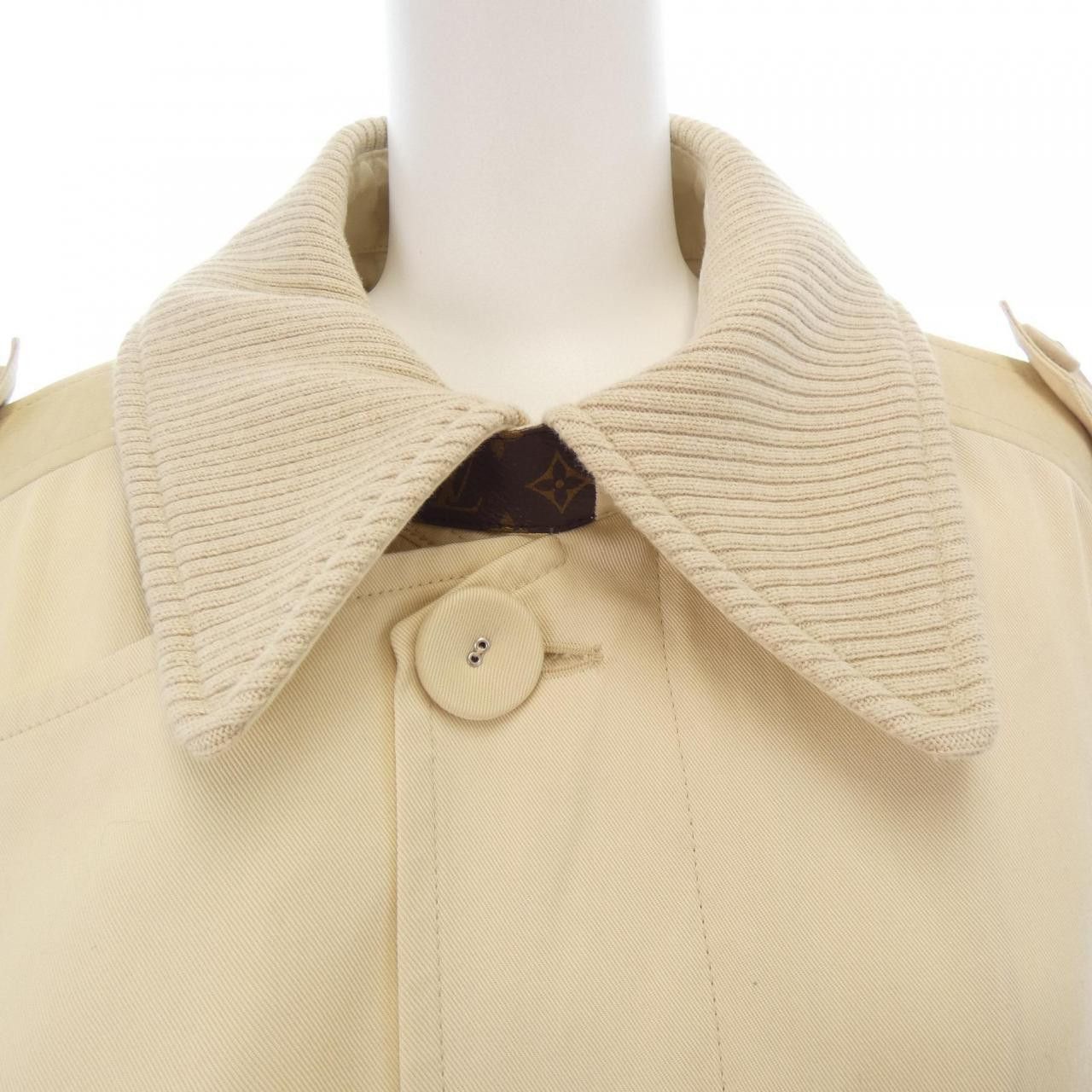 Louis Vuitton Louis Vuitton Louis Vuitton Coat Coat Others Outerwear FKMX95AN1 DUTY FREE for USA Size ONE SIZE - 6 Thumbnail