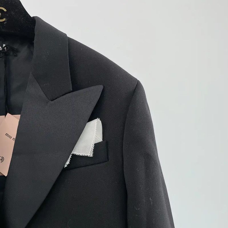 Miu Miu Miu Miu Women's Black Wool Cropped Jacket 0089 Size M / US 6-8 / IT 42-44 - 4 Thumbnail