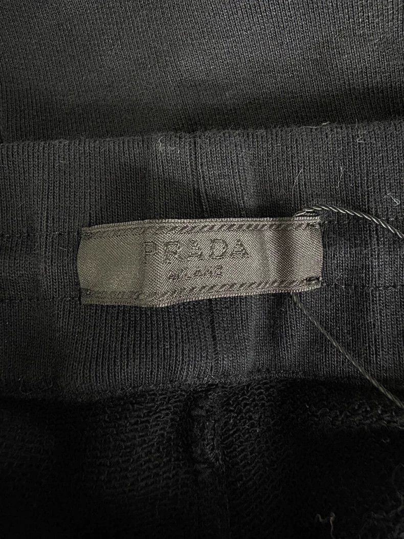 Prada PRADA Back Pocket Logo Shorts - dmc Size US 38 / EU 54 - 4 Thumbnail