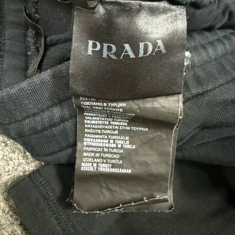 Prada Prada Back Logo Shorts L - dmc Size US 36 / EU 52 - 4 Thumbnail