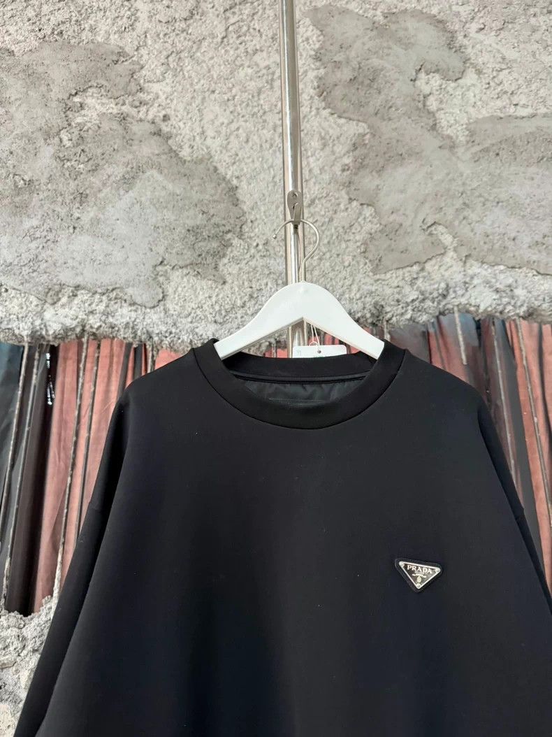 Prada Prada Metal Triangle Logo Sweatshirt - dmc Size US M / EU 48-50 / 2 - 3 Thumbnail