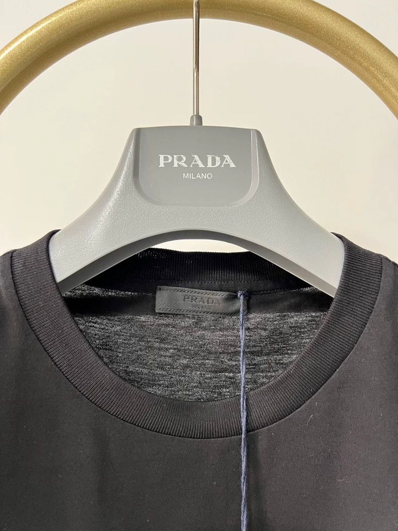 Prada PRADA Men's Short Sleeve T-Shirt - dmc Size US XL / EU 56 / 4 - 2 Thumbnail