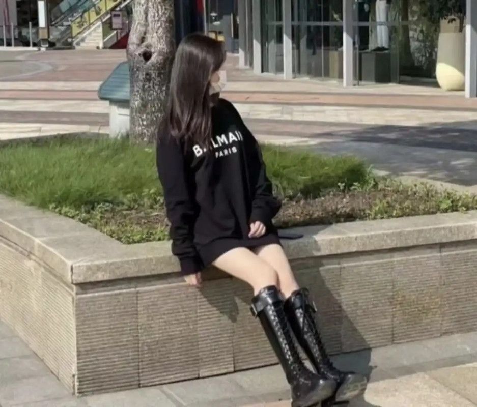 Balmain Balmain Black Cotton Women's Sweatshirt 0089 Size S / US 4 / IT 40 - 9 Thumbnail
