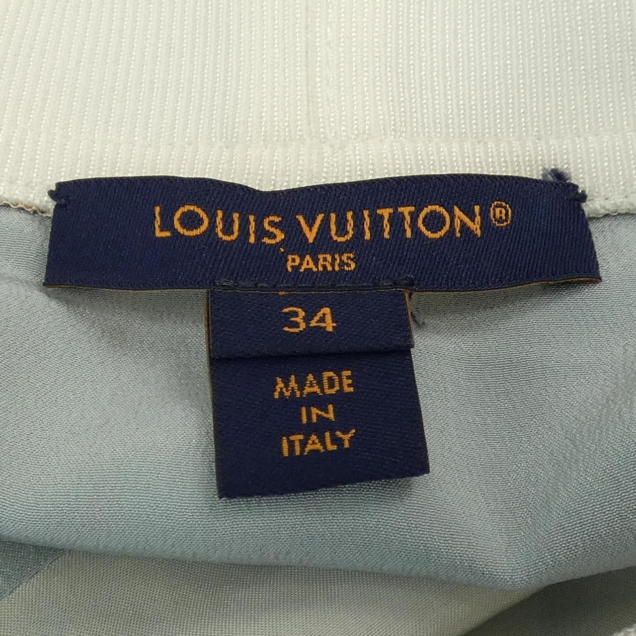 Louis Vuitton Louis Vuitton Louis Vuitton FQBL04CWS Silk T-Shirt Others T-Shirts FQBL04CWS DUTY FREE for USA Size ONE SIZE - 4 Thumbnail