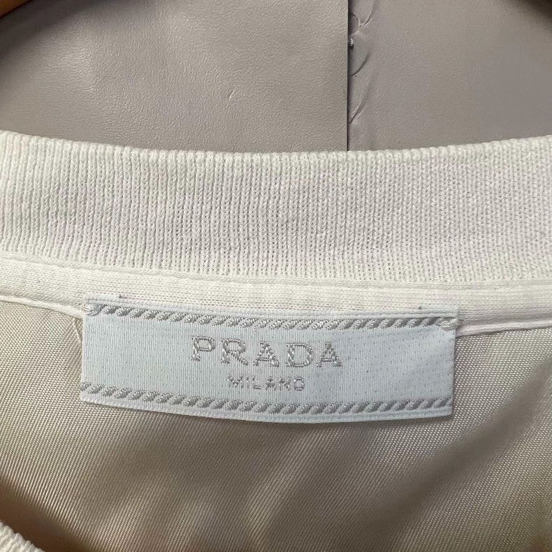Prada Prada Zip Pocket Triangle Logo Tee - dmc Size US S / EU 44-46 / 1 - 3 Thumbnail