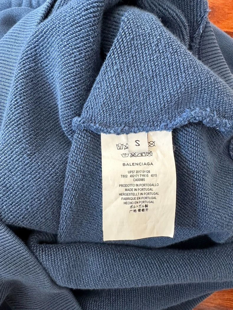 Balenciaga Balenciaga Women's Oversized Blue Sweatshirt - dmc Size US XL / EU 56 / 4 - 6 Thumbnail