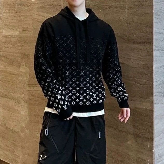 Louis Vuitton Louis Vuitton Gradient Logo Hoodie - dmc Size US XL / EU 56 / 4 - 6 Thumbnail