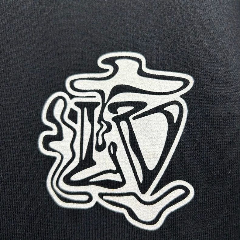 Louis Vuitton Louis Vuitton Smoke Graffiti Print Tee - dmc Size US L / EU 52-54 / 3 - 3 Thumbnail