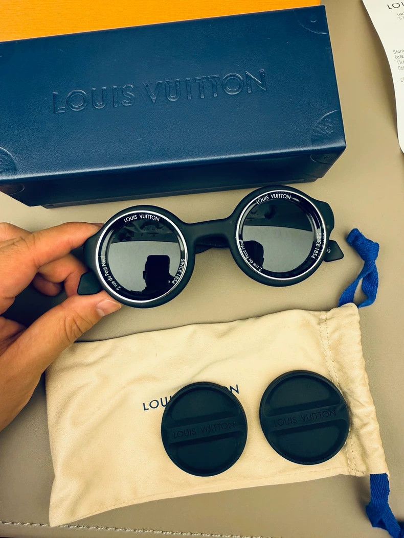 Louis Vuitton Louis Vuitton Round Black Sunglasses Z2386U - dmc Size ONE SIZE - 6 Thumbnail