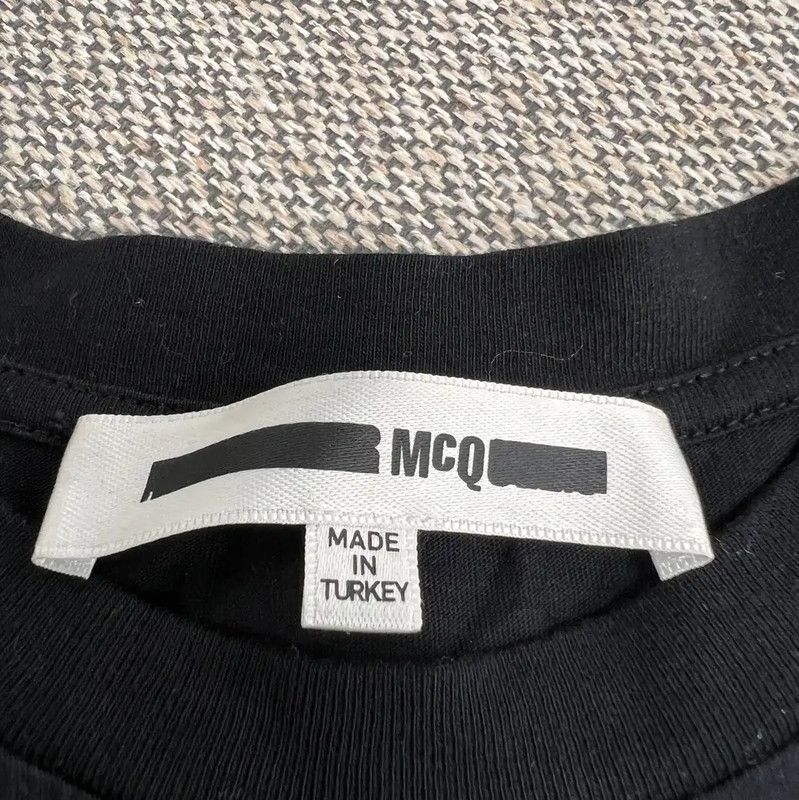 Alexander McQueen Alexander McQueen Black Cotton T-Shirt with Prints 0089 Size XS / US 0-2 / IT 36-38 - 3 Thumbnail