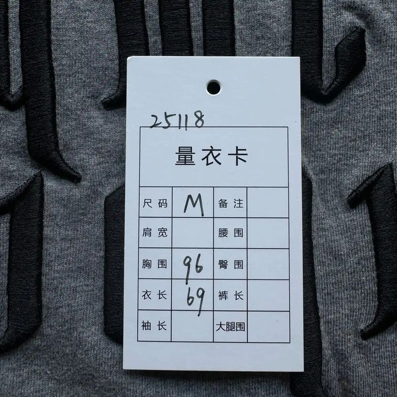 Alexander McQueen Alexander McQueen Gray Graphic Women's T-Shirt 0089 Size M / US 6-8 / IT 42-44 - 3 Thumbnail