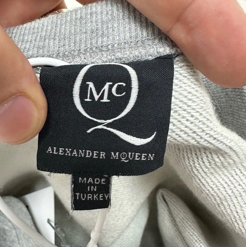 Alexander McQueen Alexander McQueen Gray Cotton Graphic Long Sleeve Sweatshirt 0089 Size S / US 4 / IT 40 - 3 Thumbnail