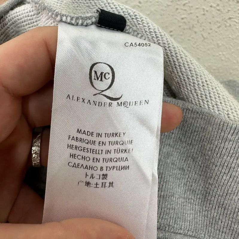 Alexander McQueen Alexander McQueen Gray Cotton Graphic Long Sleeve Sweatshirt 0089 Size S / US 4 / IT 40 - 4 Thumbnail