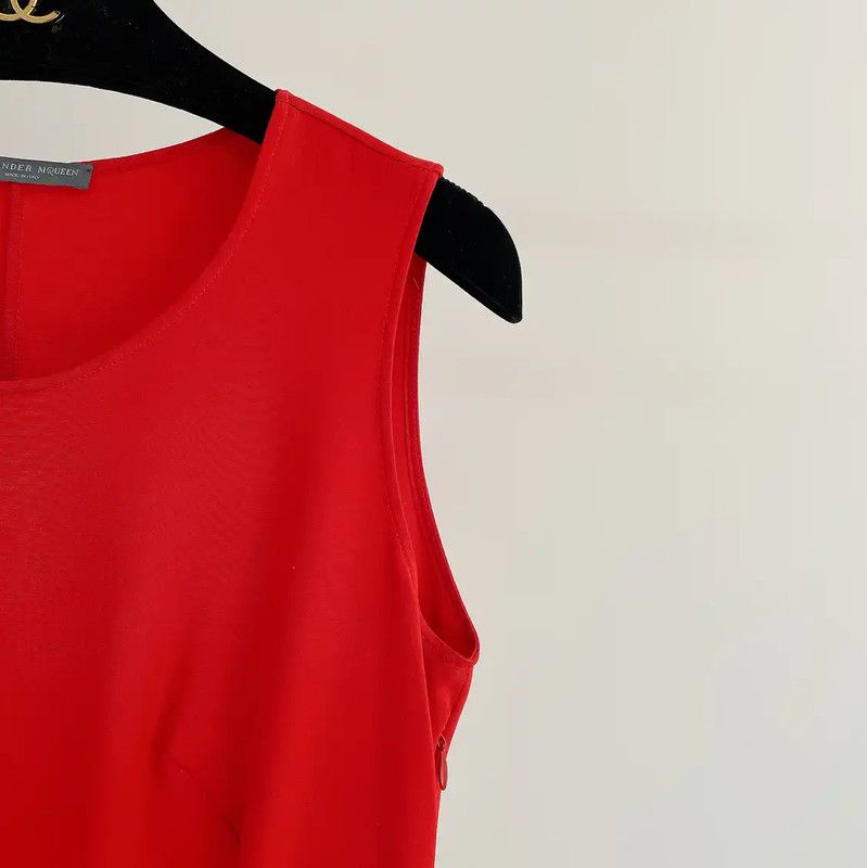 Alexander McQueen Alexander McQueen Red Silk Sleeveless Top 0089 Size M / US 6-8 / IT 42-44 - 3 Thumbnail