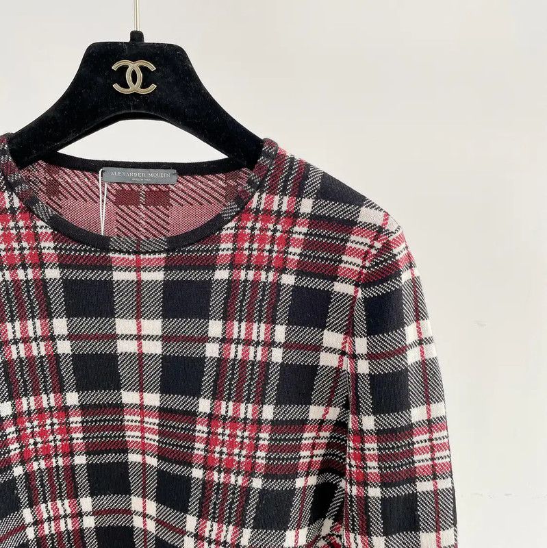 Alexander McQueen Alexander McQueen Color Block Wool Sweater 0089 Size M / US 6-8 / IT 42-44 - 3 Thumbnail